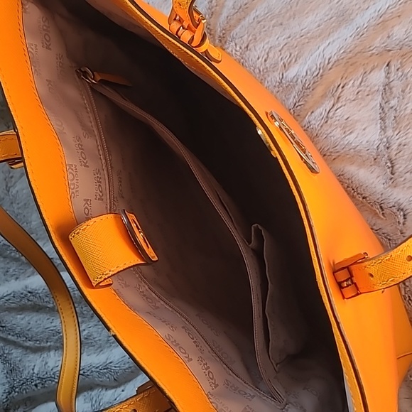 Michael Kors bag - Picture 6 of 10